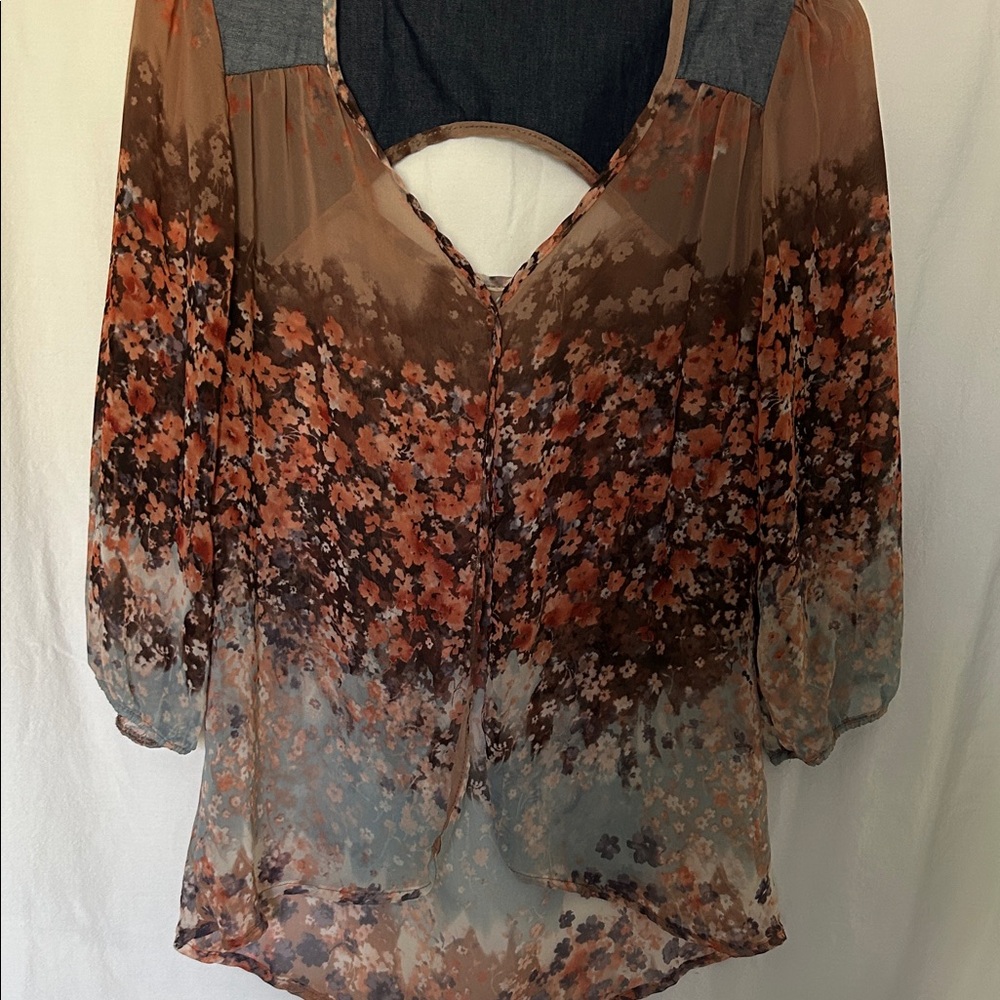 Lily Rose Sheer Floral V-Neck Blouse in Blush and Navy size L juniors